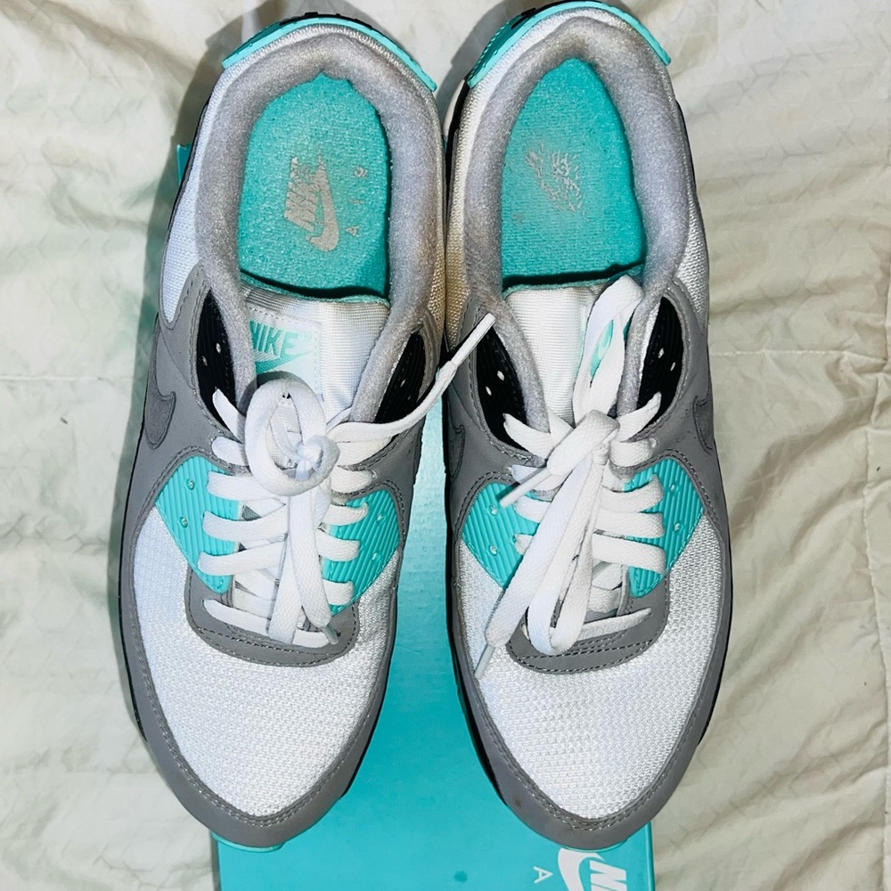 🏀EUC🏀 NIKE AIR MAX 90 Turquoise-White-Black size 11.5 men and 13 Women